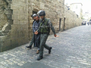  اعتقال الشيخ محمد عايش من يافا في ساحات المسجد الأقصى المبارك 